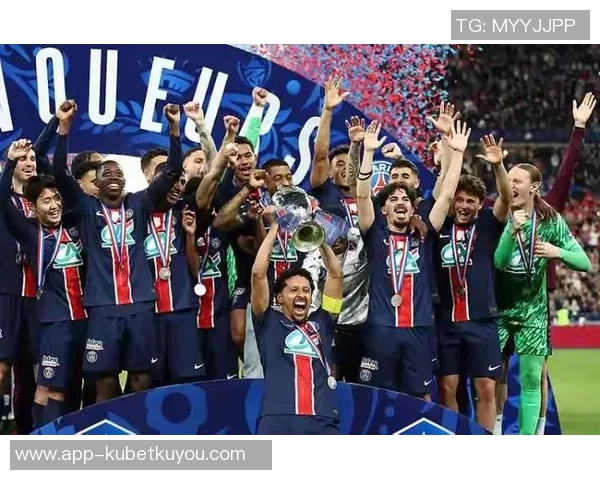 多特蒙德与勒沃库森关注利兹联16岁中场新星萨姆阿尔克 多特蒙德与勒沃库森关注利兹联16岁中场新星萨姆阿尔克