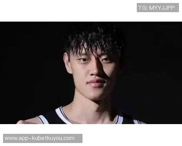 曾凡博中国赛期间亲签见面会收费1497元包含签名与合影机会 曾凡博中国赛期间亲签见面会收费1497元包含签名与合影机会