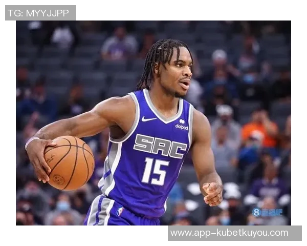 吉莱斯皮表现出色6投3中罚球4中3贡献11分9板2助助力球队胜利 吉莱斯皮表现出色6投3中罚球4中3贡献11分9板2助助力球队胜利